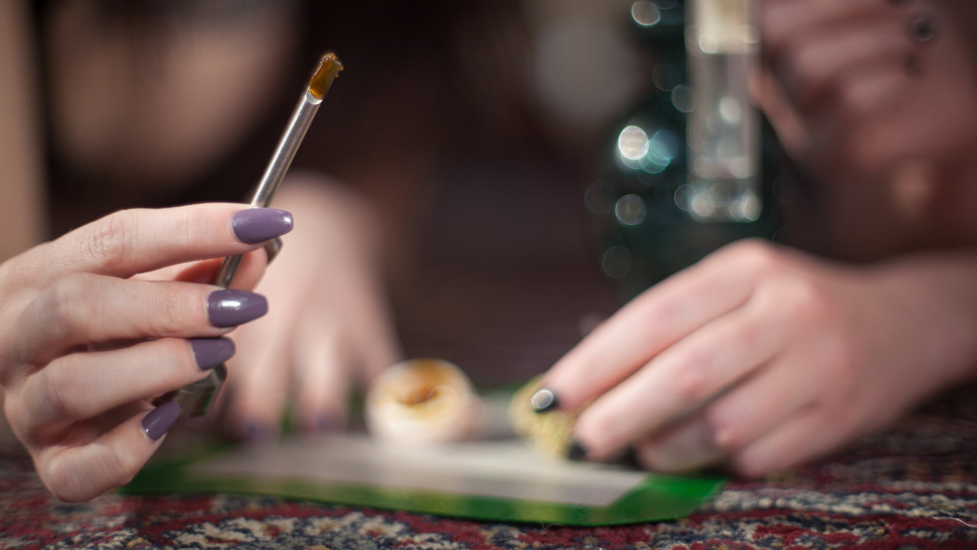 UPDATED] Smoking Dabs: What is Dabbing & How to do it